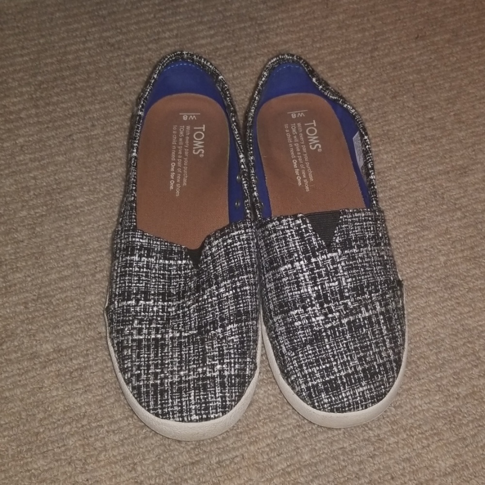 Never worn TOMS